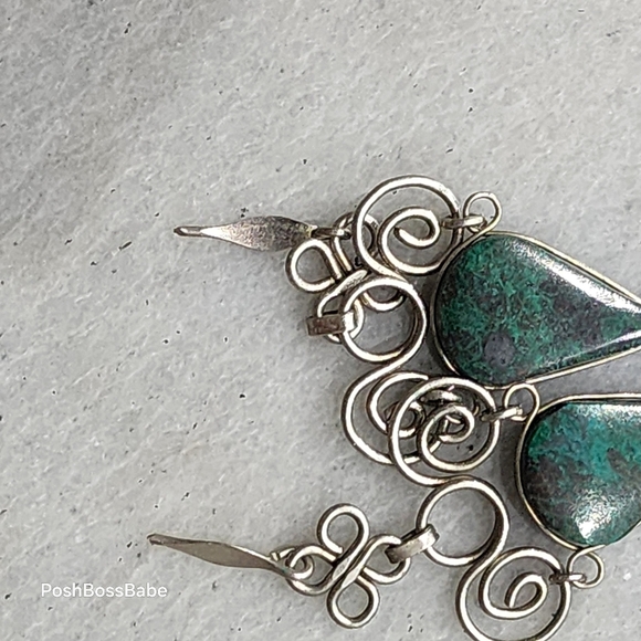 Vintage Green Stone Clip-On Earrings | Silver Tone Swirl Dangle Boho - Picture 6 of 10